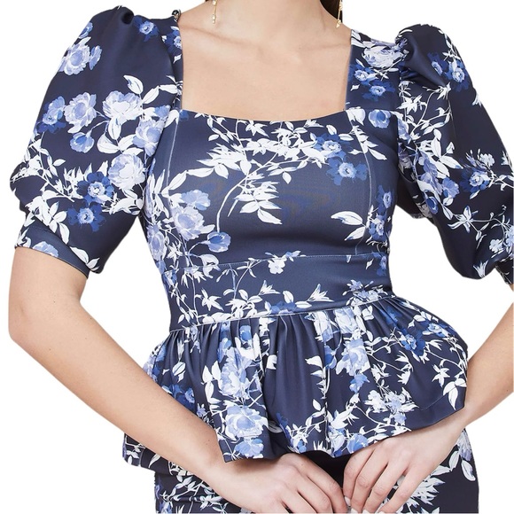 NWT Marciano Alexis Petal Pose Blue Floral Top Sz S - Picture 2 of 12